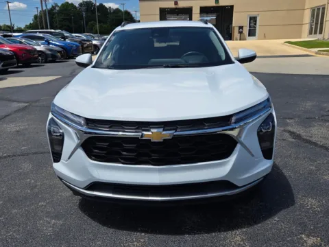Photos of 2025 Chevrolet Trax LT for sale in Warner Robins, GA at Hyundai Warner Robins