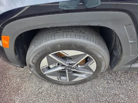More photos of 2025 Hyundai Tucson Hybrid SEL Convenience at Hyundai Warner Robins, GA