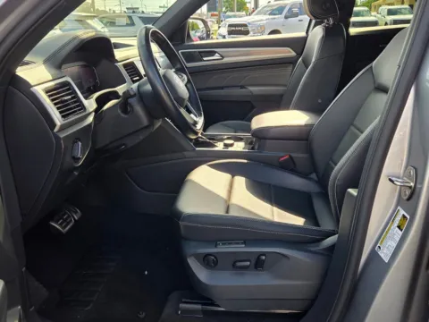 More photos of 2023 Volkswagen Atlas Cross Sport 3.6L V6 SEL at Hyundai Warner Robins, GA