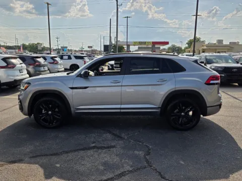 More photos of 2023 Volkswagen Atlas Cross Sport 3.6L V6 SEL at Hyundai Warner Robins, GA
