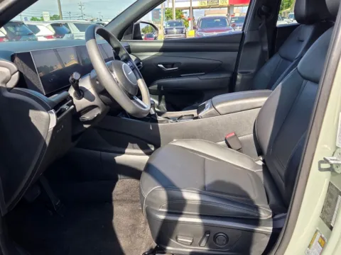 More photos of 2025 Hyundai Santa Cruz SEL at Hyundai Warner Robins, GA