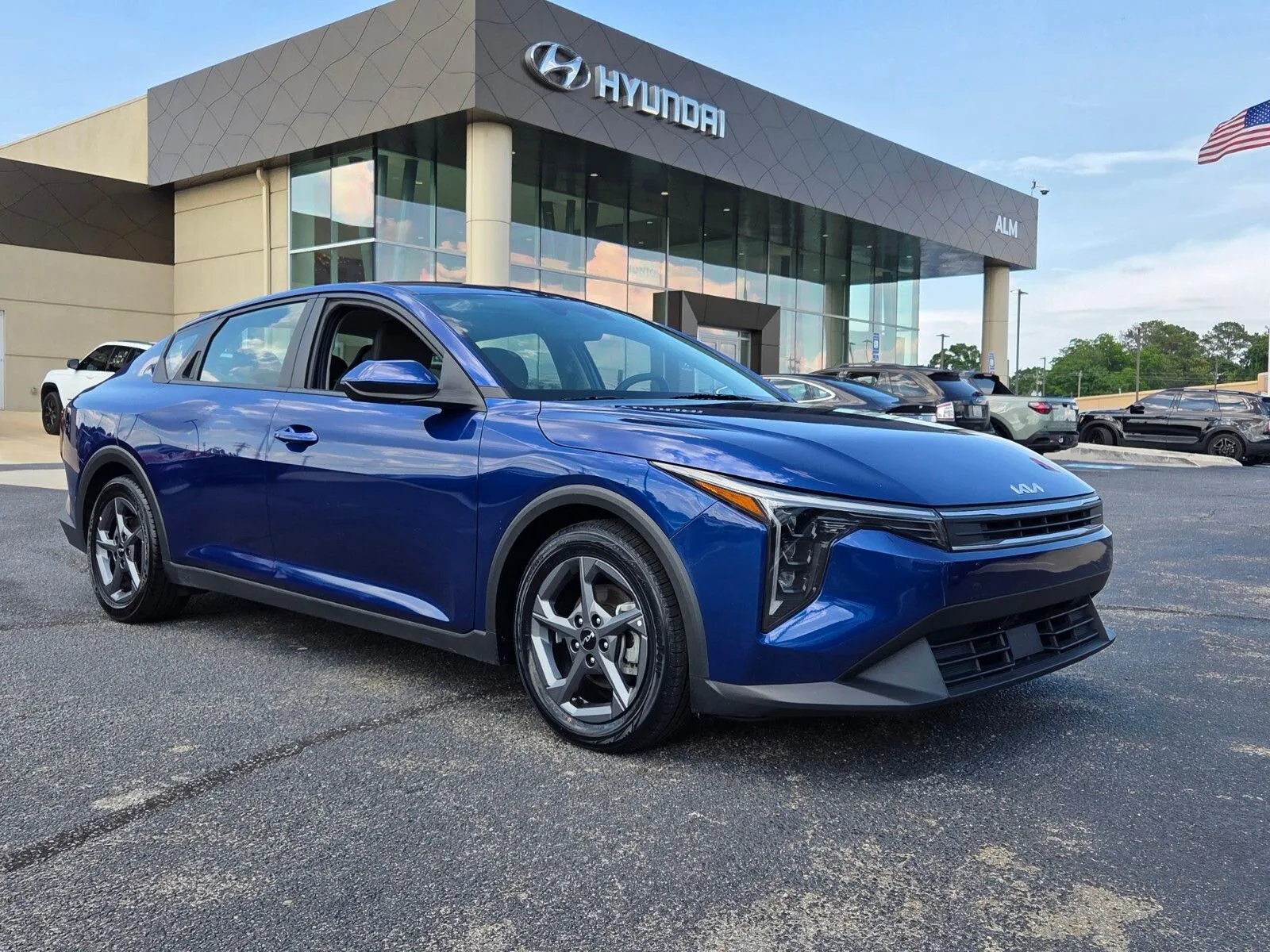 2025 Kia K4 LXS AT's photo