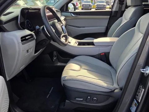 More photos of 2025 Hyundai Palisade SEL Premium at Hyundai Warner Robins, GA