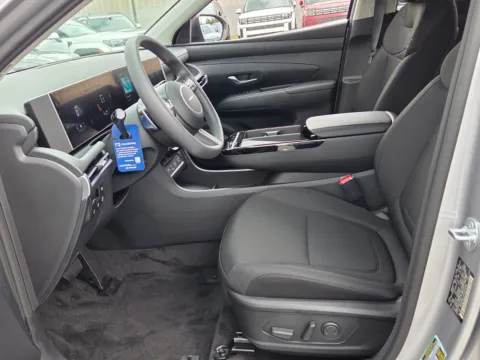 More photos of 2026 Hyundai Tucson Hybrid SEL at Hyundai Warner Robins, GA