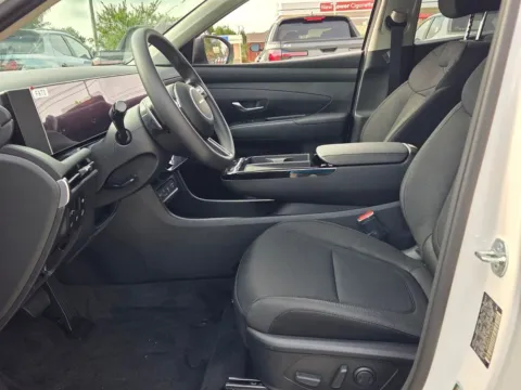 More photos of 2026 Hyundai Tucson Hybrid SEL at Hyundai Warner Robins, GA