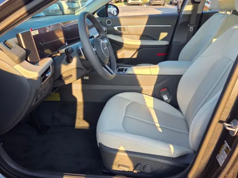 More photos of 2026 Hyundai Sonata Hybrid SEL at Hyundai Warner Robins, GA
