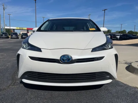 More photos of 2019 Toyota Prius Limited at Hyundai Warner Robins, GA