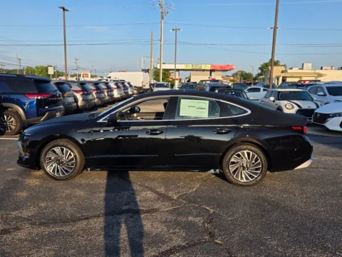 More photos of 2026 Hyundai Sonata Hybrid SEL at Hyundai Warner Robins, GA