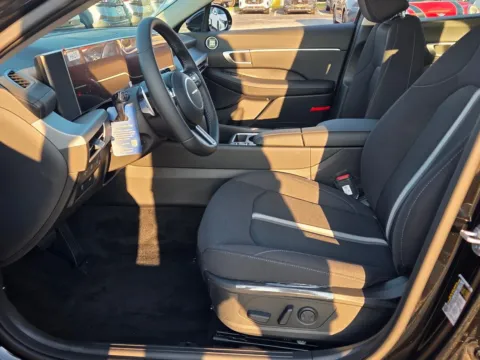 More photos of 2026 Hyundai Sonata Hybrid SEL at Hyundai Warner Robins, GA