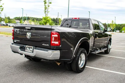 More photos of 2022 Ram 3500 Laramie at Hyundai Warner Robins, GA