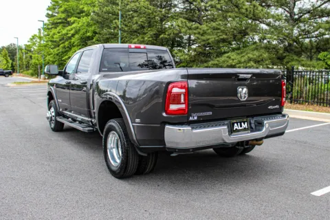 More photos of 2022 Ram 3500 Laramie at Hyundai Warner Robins, GA
