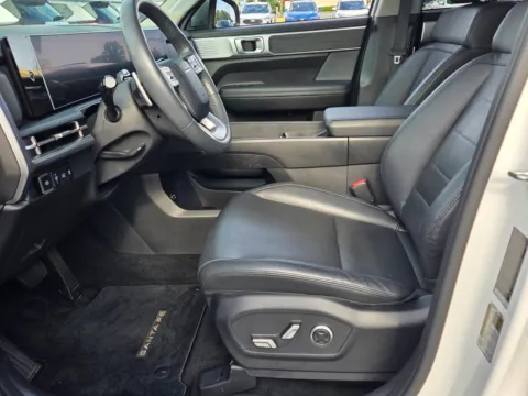 More photos of 2024 Hyundai Santa Fe Limited at Hyundai Warner Robins, GA
