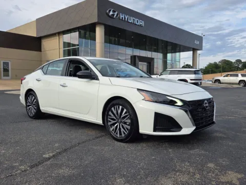 White 2025 Nissan Altima 2.5 SV for sale in Warner Robins, GA
