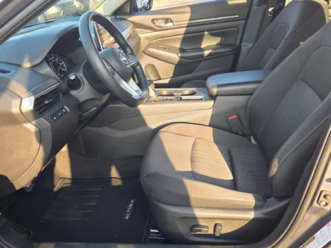 More photos of 2025 Nissan Altima 2.5 SV at Hyundai Warner Robins, GA