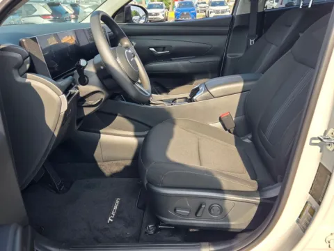More photos of 2025 Hyundai Tucson SEL at Hyundai Warner Robins, GA