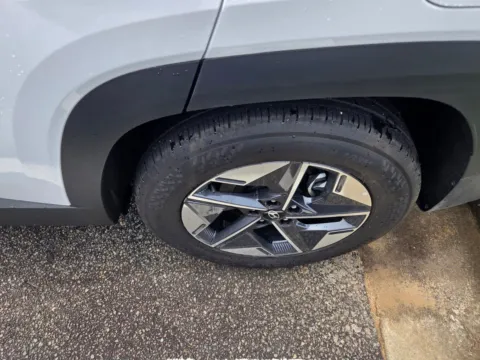 More photos of 2025 Hyundai Tucson SEL at Hyundai Warner Robins, GA