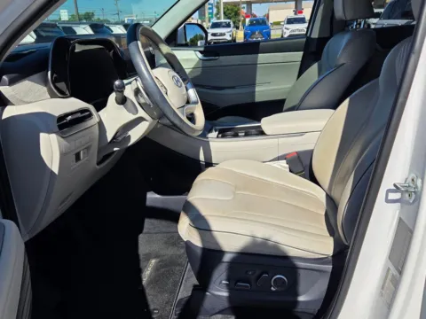 More photos of 2023 Hyundai Palisade Calligraphy at Hyundai Warner Robins, GA