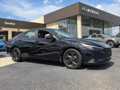 Black 2023 Hyundai Elantra SEL for sale in Warner Robins, GA