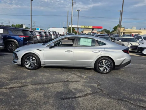 More photos of 2026 Hyundai Sonata Hybrid Blue at Hyundai Warner Robins, GA