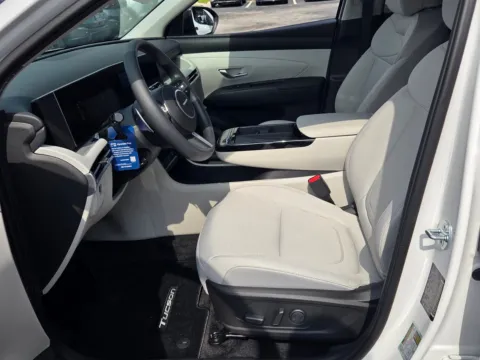 More photos of 2026 Hyundai Tucson Hybrid SEL at Hyundai Warner Robins, GA