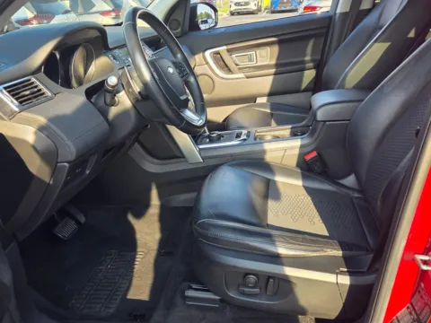 More photos of 2019 Land Rover Discovery Sport SE at Hyundai Warner Robins, GA