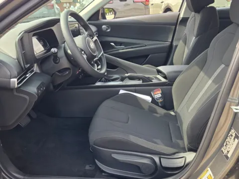 More photos of 2026 Hyundai Elantra SE at Hyundai Warner Robins, GA