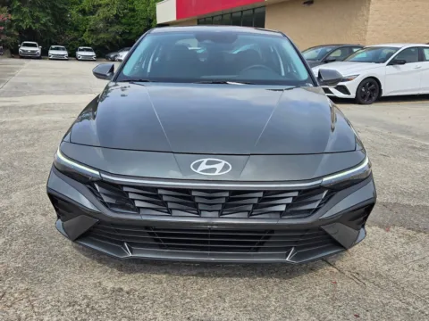 Photos of 2026 Hyundai Elantra SE for sale in Warner Robins, GA at Hyundai Warner Robins