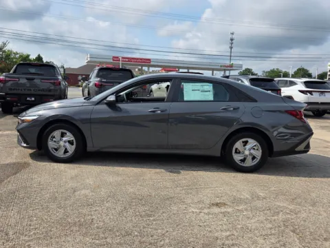 More photos of 2026 Hyundai Elantra SE at Hyundai Warner Robins, GA