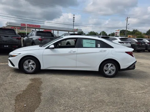 More photos of 2026 Hyundai Elantra SE at Hyundai Warner Robins, GA