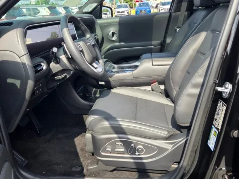 More photos of 2026 Hyundai Palisade Hybrid Calligraphy at Hyundai Warner Robins, GA