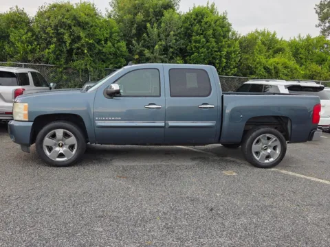 More photos of 2011 Chevrolet Silverado 1500 LT at Hyundai Warner Robins, GA