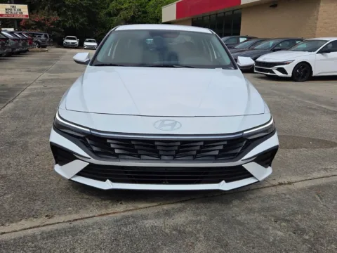 Photos of 2026 Hyundai Elantra SE for sale in Warner Robins, GA at Hyundai Warner Robins