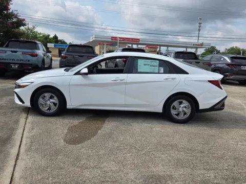 More photos of 2026 Hyundai Elantra SE at Hyundai Warner Robins, GA