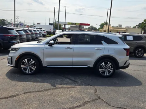 More photos of 2022 Kia Sorento Plug-In Hybrid SX Prestige at Hyundai Warner Robins, GA