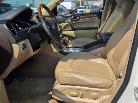More photos of 2012 Buick Enclave Leather Group at Hyundai Warner Robins, GA