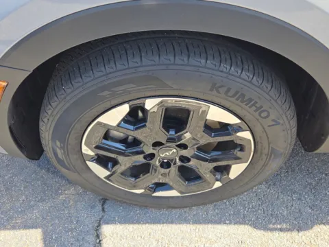 More photos of 2025 Kia Sorento S at Hyundai Warner Robins, GA