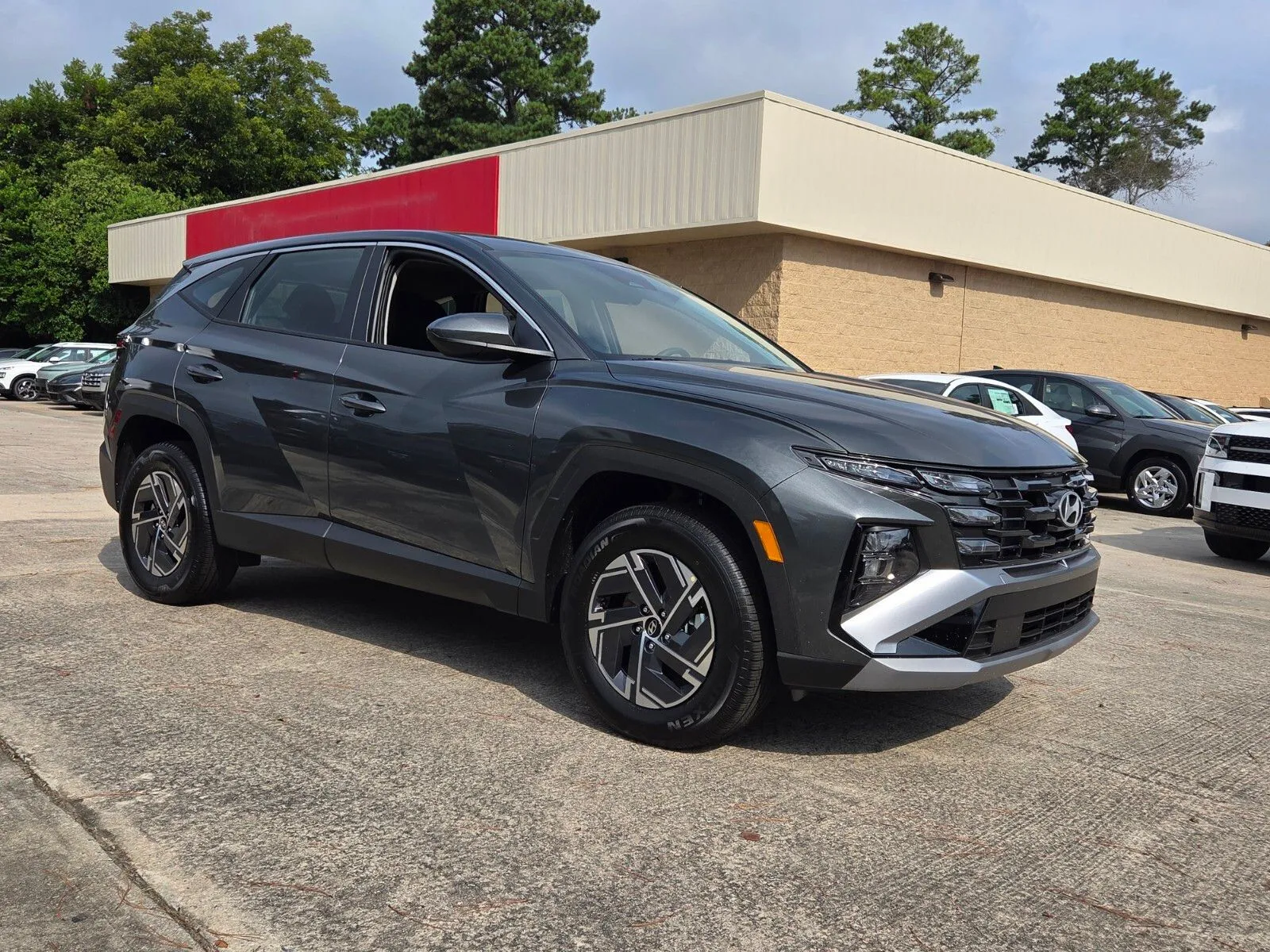 Gray 2026 Hyundai Tucson Hybrid Blue SE for sale in Warner Robins, GA