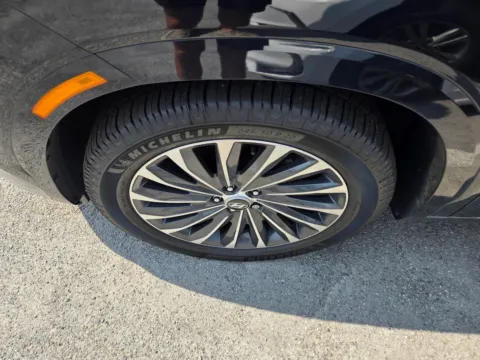 More photos of 2024 Hyundai Palisade Calligraphy at Hyundai Warner Robins, GA