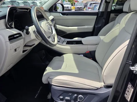 More photos of 2024 Hyundai Palisade Calligraphy at Hyundai Warner Robins, GA