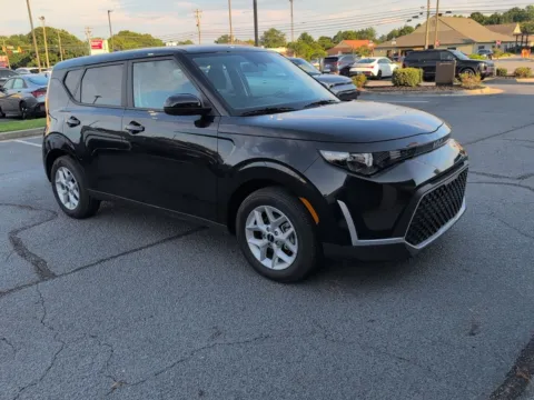 More photos of 2025 Kia Soul LX at Hyundai Warner Robins, GA