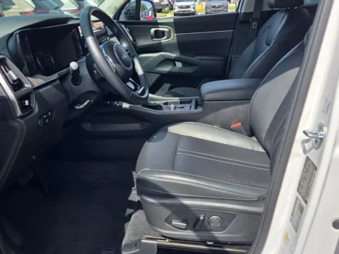 More photos of 2023 Kia Sorento EX at Hyundai Warner Robins, GA