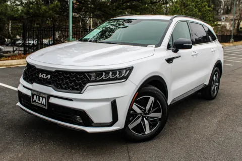 White 2023 Kia Sorento EX for sale in Warner Robins, GA