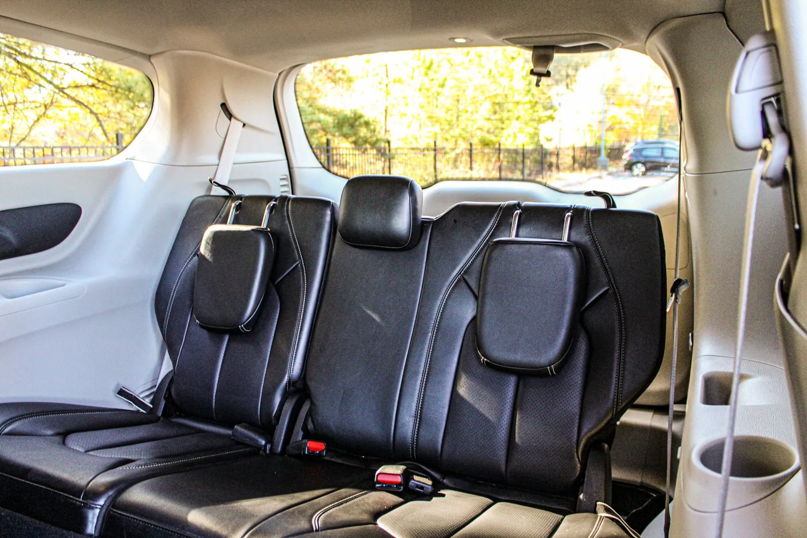 2024 Chrysler Pacifica PHEV Select - Photo 16