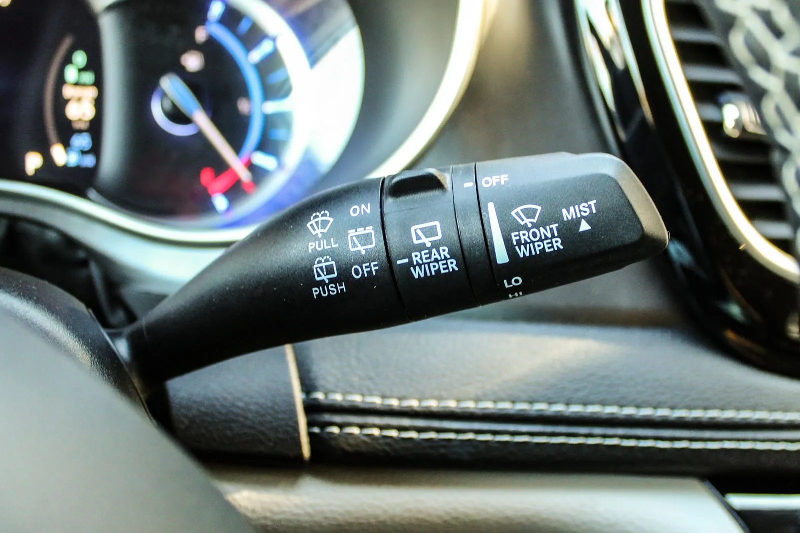 2024 Chrysler Pacifica PHEV Select - Photo 28