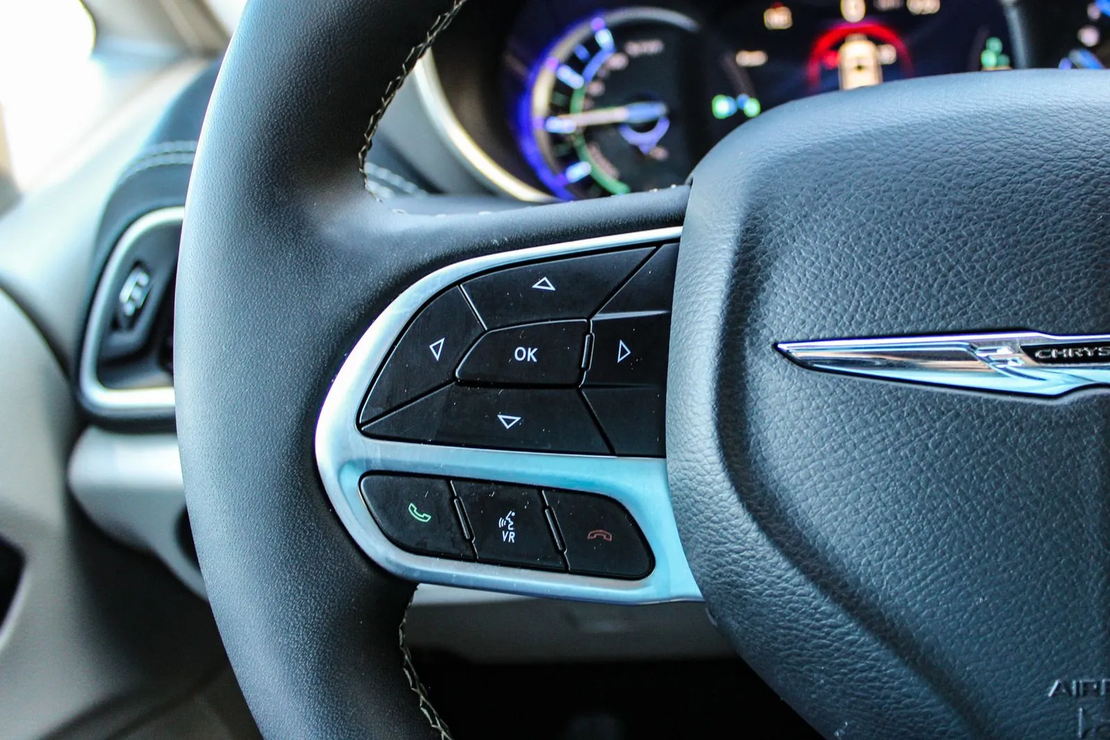 2024 Chrysler Pacifica PHEV Select - Photo 24