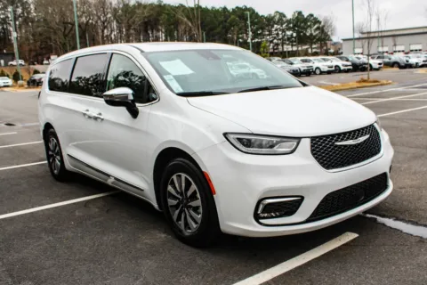 Another view of 2023 Chrysler Pacifica Hybrid Limited for sale in Warner Robins, GA at Hyundai Warner Robins
