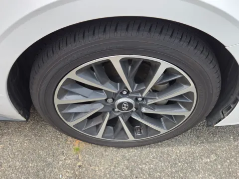 More photos of 2023 Hyundai Sonata Limited at Hyundai Warner Robins, GA
