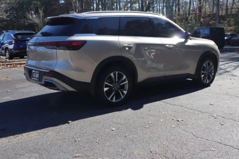 More photos of 2022 INFINITI QX60 LUXE at Hyundai Warner Robins, GA