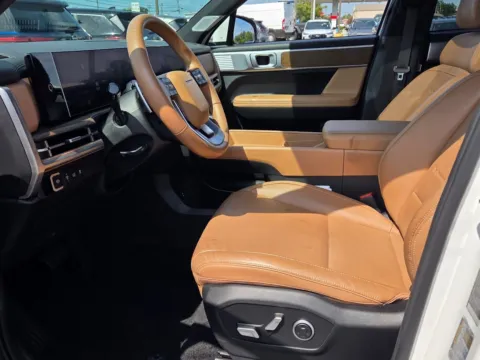More photos of 2025 Hyundai Santa Fe Limited at Hyundai Warner Robins, GA