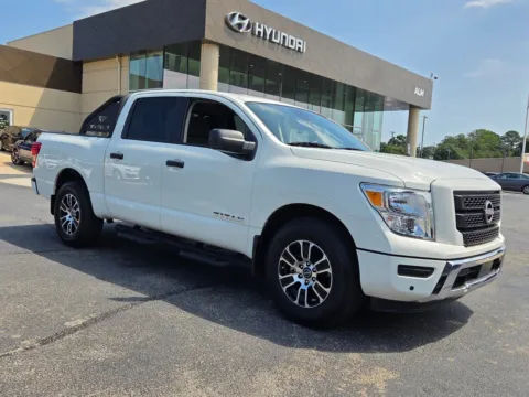 White 2024 Nissan Titan SV for sale in Warner Robins, GA